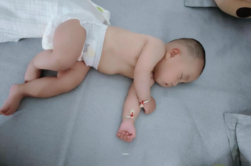 绥化孕妇显怀早的原因